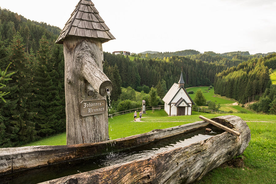Johannesweg Johannesbrunnen und Engelskapelle
