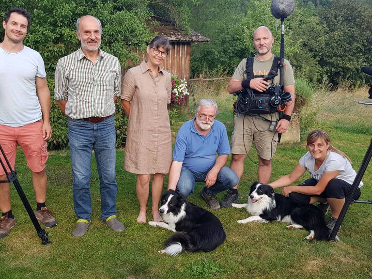 Das Filmteam am Hof der Familie Mittmannsgruber in St. Leonhard