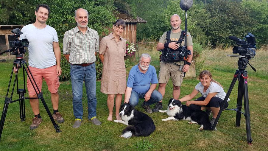 Das Filmteam am Hof der Familie Mittmannsgruber in St. Leonhard