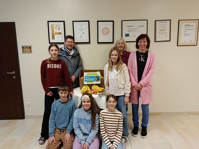 Bananen Apfelverteilaktion Mittelschule Bad Zell