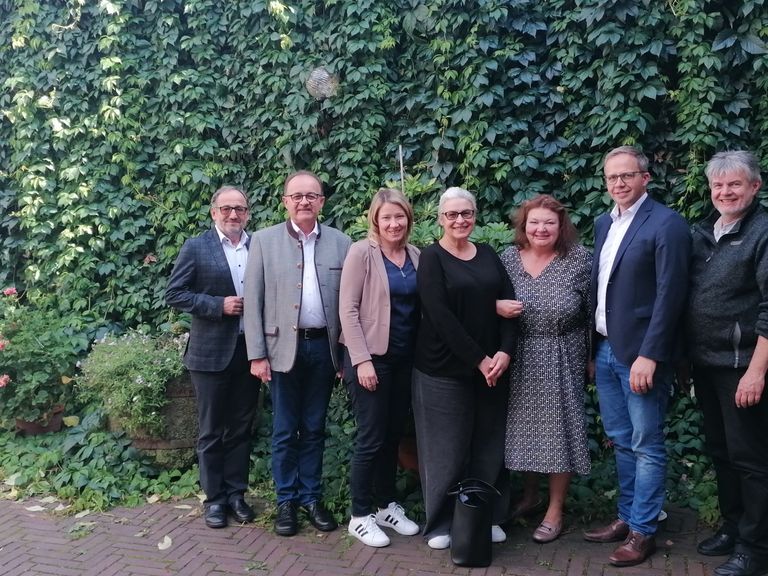 Treffen mit Mott Foundation Treffen mit Mott Foundation