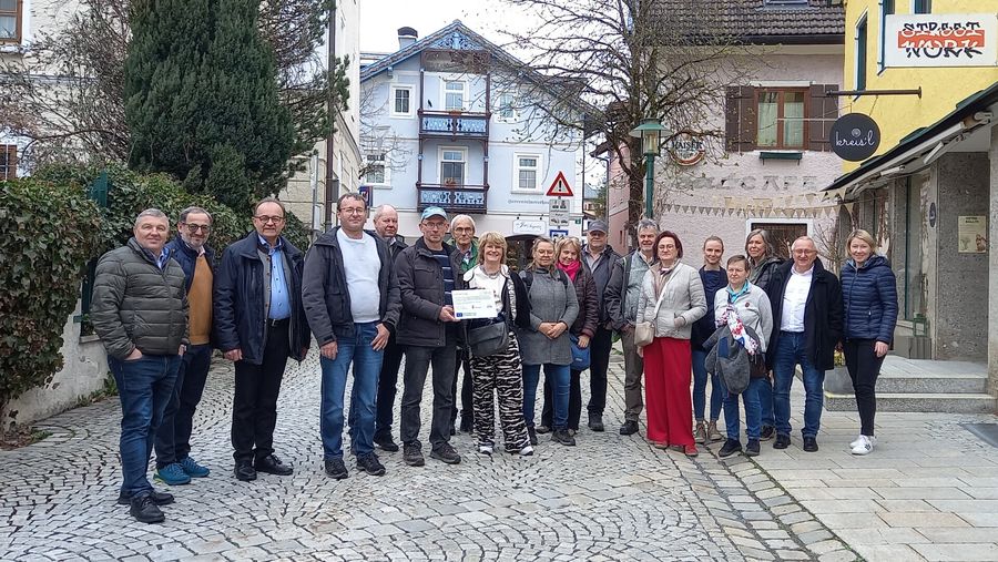 Gruppenfoto mit den Teilnehmenden der Exkursion in das Pinzgauer Saalachtal