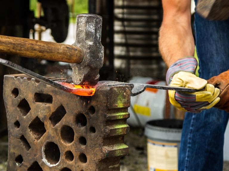 Projektschmiede - Für Menschen die etwas bewegen wollen Projektschmiede - Für Menschen die etwas bewegen wollen